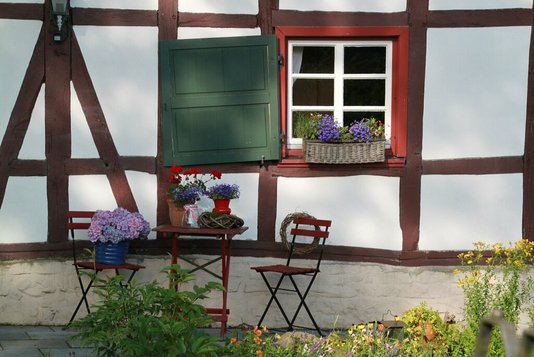 Fachwerkhaus-half-timbered-house-g309207e65_1920